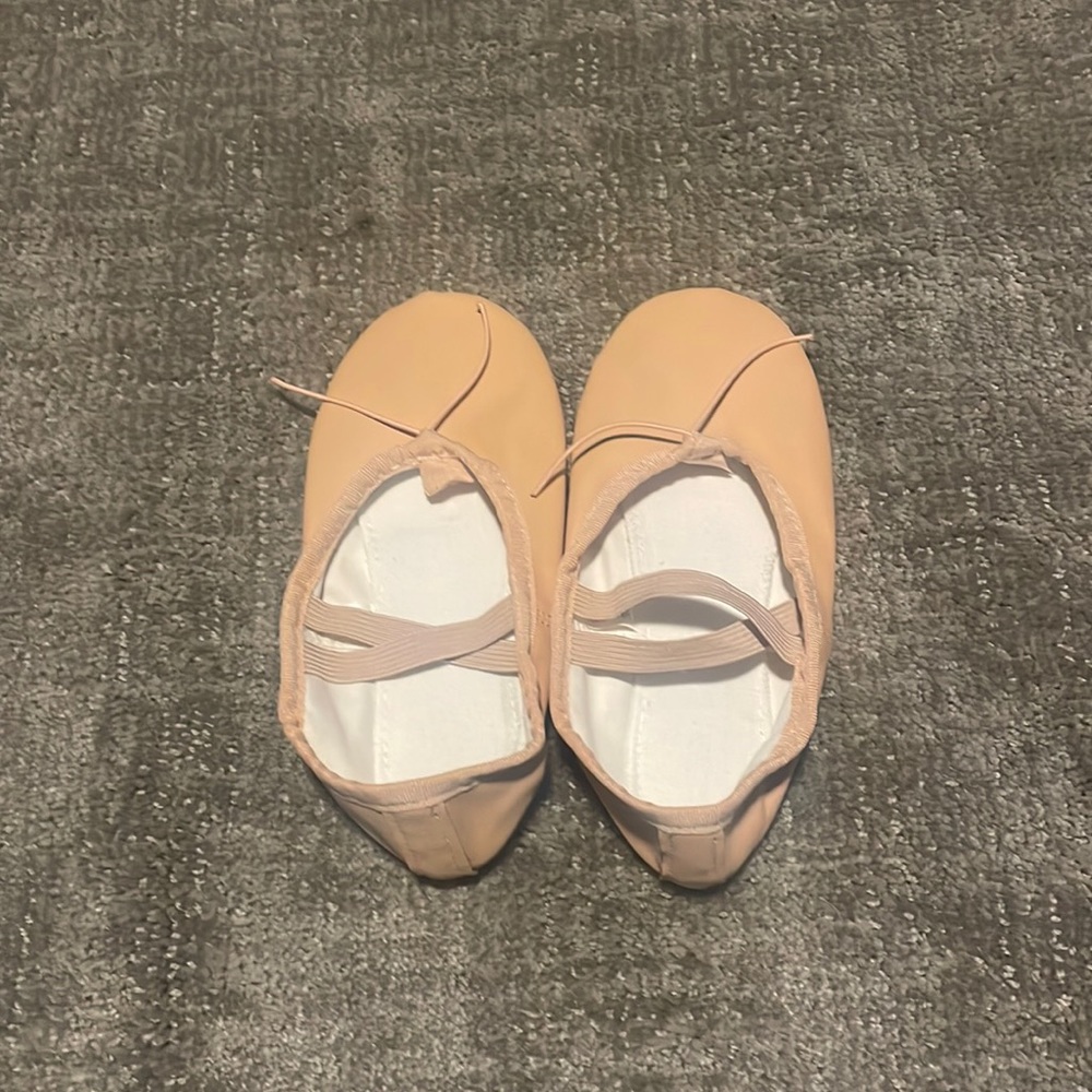 Dance slippers
